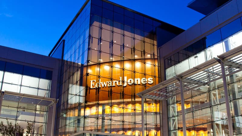 Edward Jones – Financial Advisor: Melodie L Lalonde, CFP®